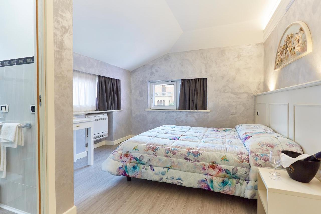 Lilla 3* Desenzano del Garda